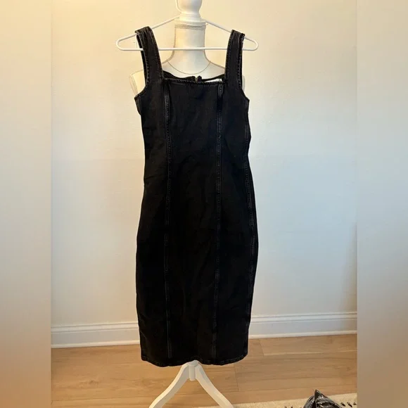 Abercrombie & Fitch Black Dress with Gold Zipper - Picture 5 of 7